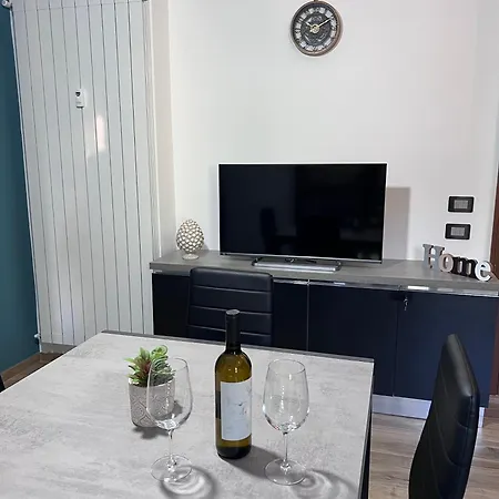 Virgilio House Apartman Stresa